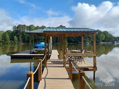 6778 Emerald Isle Drive, Sherrills Ford, NC 28673