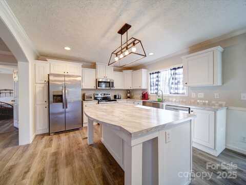 185 Crystal Bay Drive, Mooresville, NC 28115