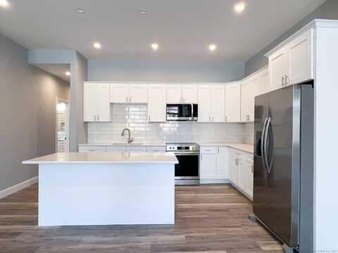 4 Broad Street, Milford, CT 06460
