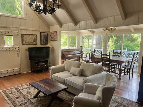 undefined, New Fairfield, CT 06812