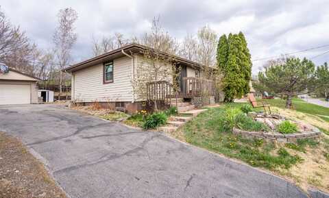 1009 Luster Lane, Des Moines, IA 50315