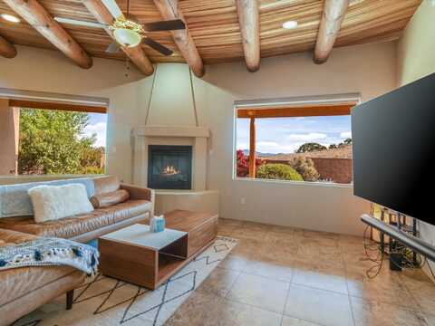 47 CABALLO VIEJO, Santa Fe, NM 87508