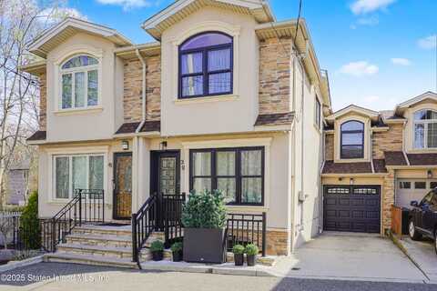39 Plumtree Lane, Staten Island, NY 10309