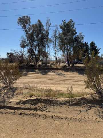 Reed Ave Avenue, Mojave, CA 93501