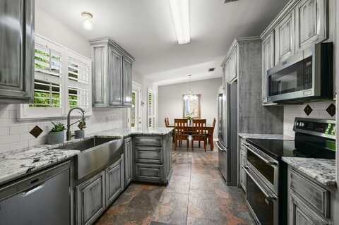 13467 Chase St, Gonzales, LA 70737