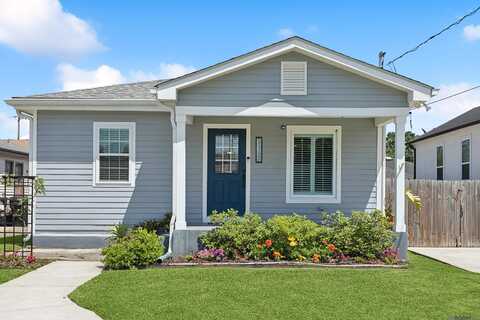5143 Cameron Boulevard, New Orleans, LA 70122