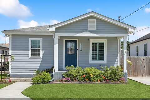 5143 Cameron Boulevard, New Orleans, LA 70122