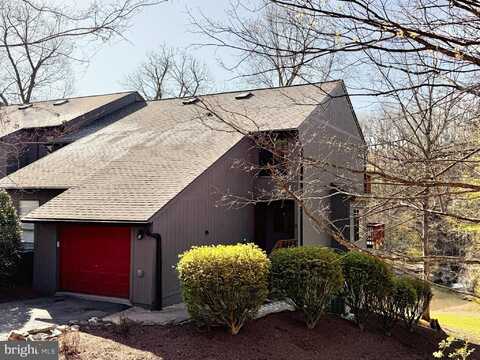 40 FISHHOOK LANE, HEDGESVILLE, WV 25427