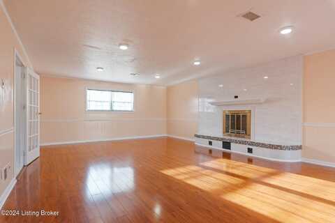 3704 Sudbury Ln, Louisville, KY 40220