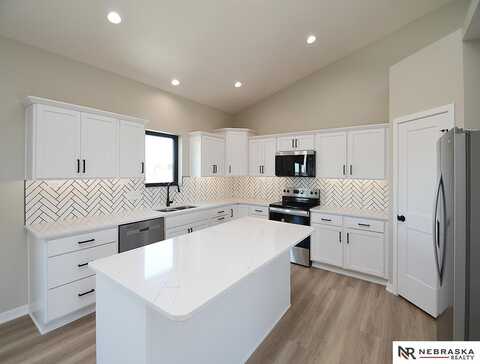 5949 SW 8th Street Circle, Lincoln, NE 68523