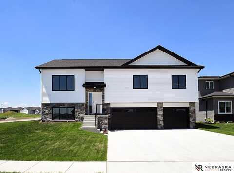 5949 SW 8th Street Circle, Lincoln, NE 68523