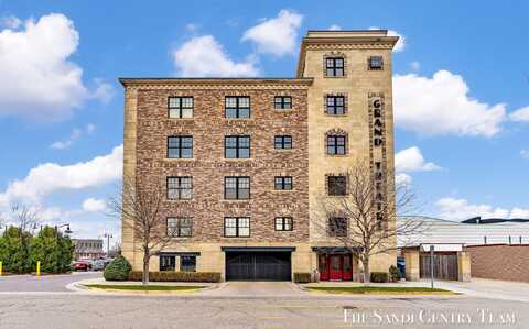 11 S 1st Street, Grand Haven, MI 49417