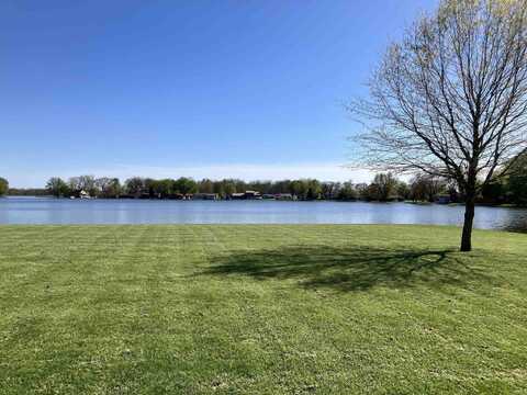 2111 Bluewater Drive, Warsaw, IN 46580