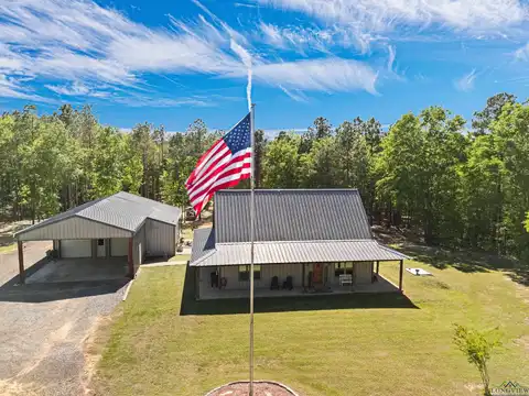 10586 Petunia Rd., Ore City, TX 75683