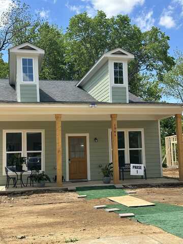 1061 SHAW, Memphis, TN 38126