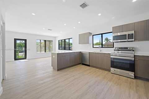 349 NW 40th St, Oakland Park, FL 33309