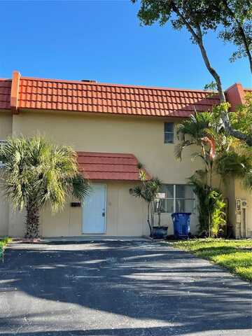 7132 NW 169th St, Hialeah, FL 33015