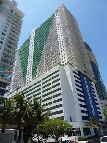 1200 Brickell Bay Dr, Miami, FL 33131