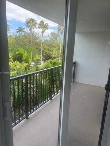 55 Ocean Lane Dr, Key Biscayne, FL 33149