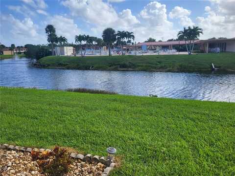 136 Lake Dora Dr, West Palm Beach, FL 33411