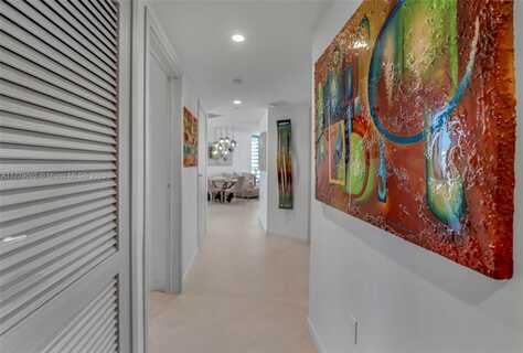 1000 Brickell Plz, Miami, FL 33131
