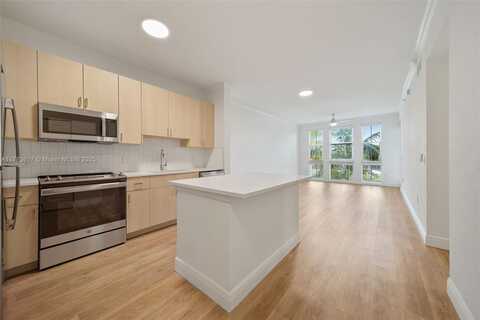 10170 SW 7th St, Pembroke Pines, FL 33025