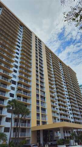 290 174th St, Sunny Isles Beach, FL 33160