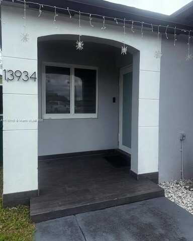 13934 SW 164th St, Miami, FL 33177
