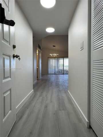2880 N Oakland Forest Dr, Oakland Park, FL 33309