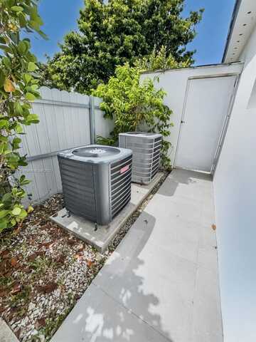 241 E 36th St, Hialeah, FL 33013