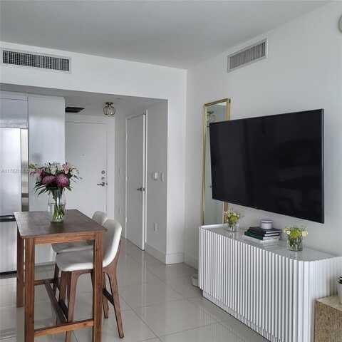 92 SW 3rd St, Miami, FL 33130