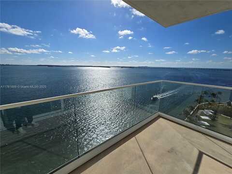 800 Claughton Island Dr, Miami, FL 33131