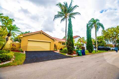 17411 NW 62 Ct, Hialeah, FL 33015