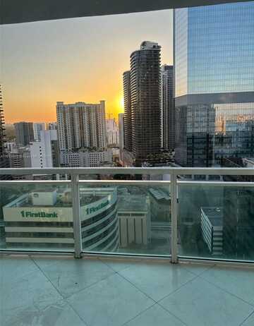 950 Brickell Bay Dr, Miami, FL 33131
