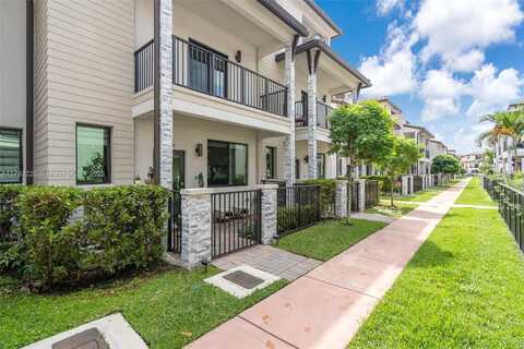 4607 NW 83rd Pkwy, Doral, FL 33166