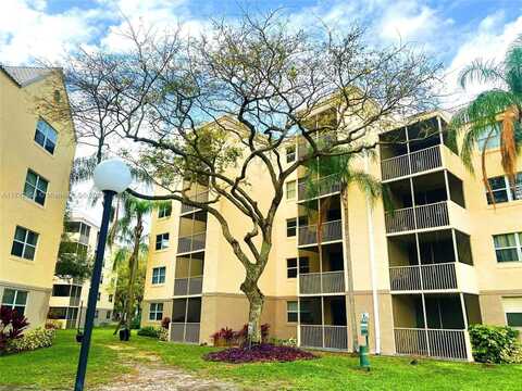 8353 Lake Dr, Doral, FL 33166