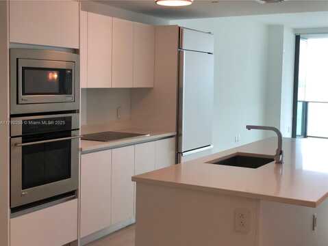 460 NE 28th St, Miami, FL 33137