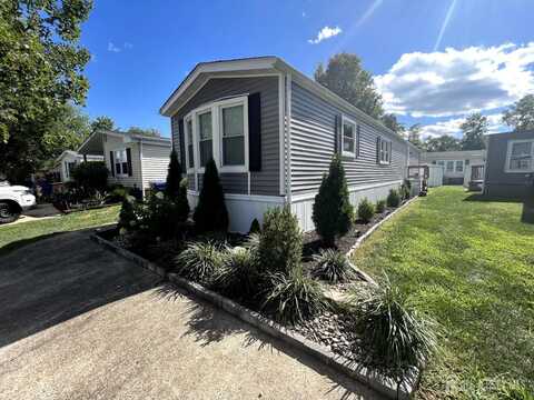 14 Byron Road, North Brunswick, NJ 08902