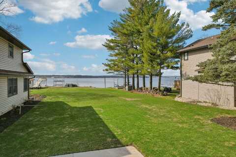 N38w27195 Parkside Rd, Pewaukee, WI 53072