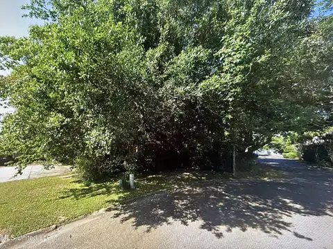 Acadian Drive, Gulfport, MS 39507