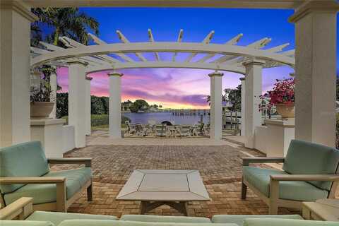 1325 SNELL ISLE BOULEVARD NE, Saint Petersburg, FL 33704