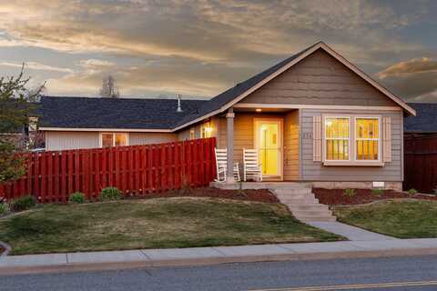 256 SW 35th Street, Redmond, OR 97756