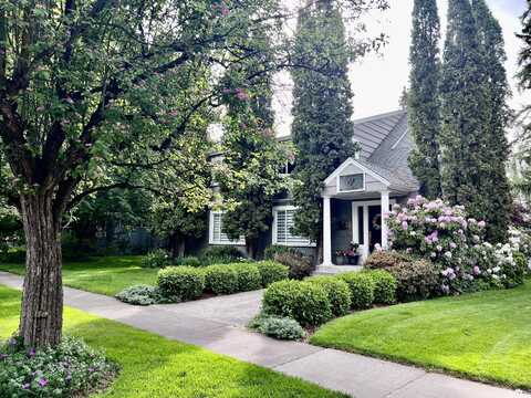 898 NW Riverside Boulevard, Bend, OR 97703