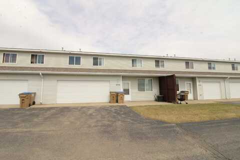 2733 N Broadway, Minot, ND 58703