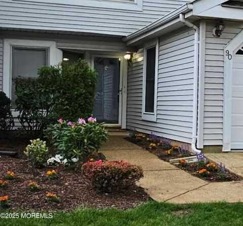 90 Van Liew Court, East Brunswick, NJ 08816