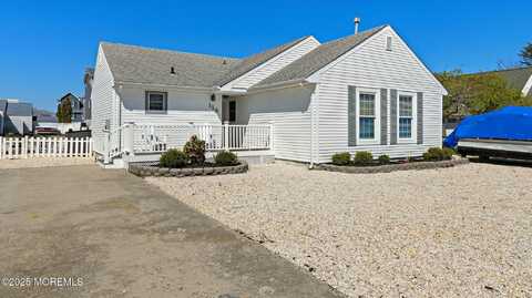 113 Alan Drive, Manahawkin, NJ 08050