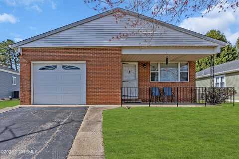 9 Banning Court, Toms River, NJ 08757