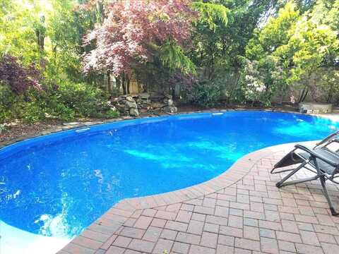 24 Sycamore Street, Melville, NY 11747