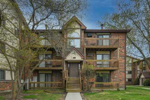 425 Berkshire Drive, Crystal Lake, IL 60014