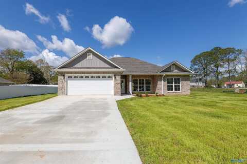741 8th Street NE, Arab, AL 35016